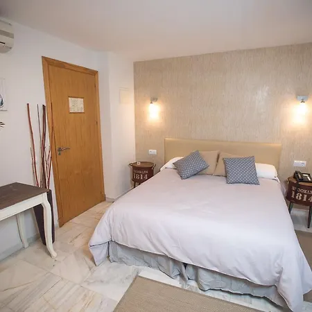 Hotel Nomadas 2*