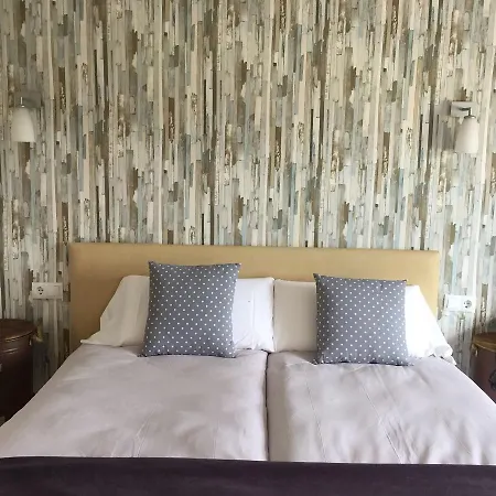 Nomadas Hotell 2*